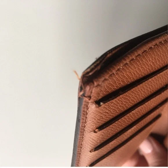 Louis Vuitton Vintage Viennois Wallet with Kisslock. Authentic and rare. - Picture 14 of 17